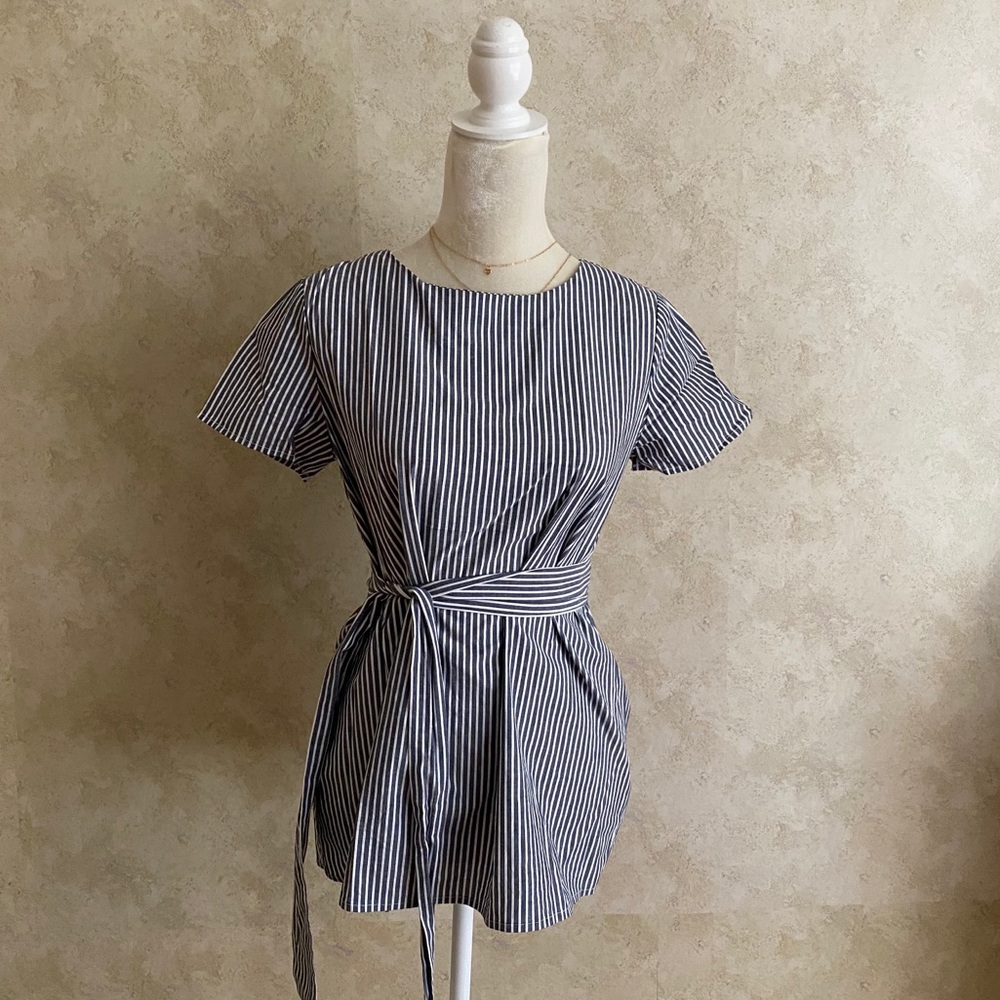 ❤️Final Touch Black White Striped Belted Top S❤️
